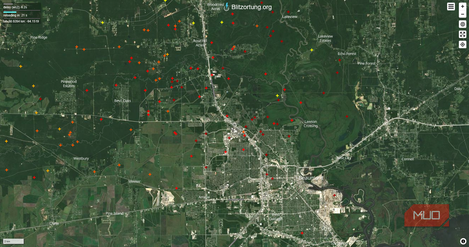 Blitzortung live map with real time lightning strikes over Beaumont