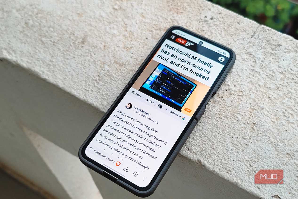 Brave browser open in Samsung Galaxy Z Flip 6