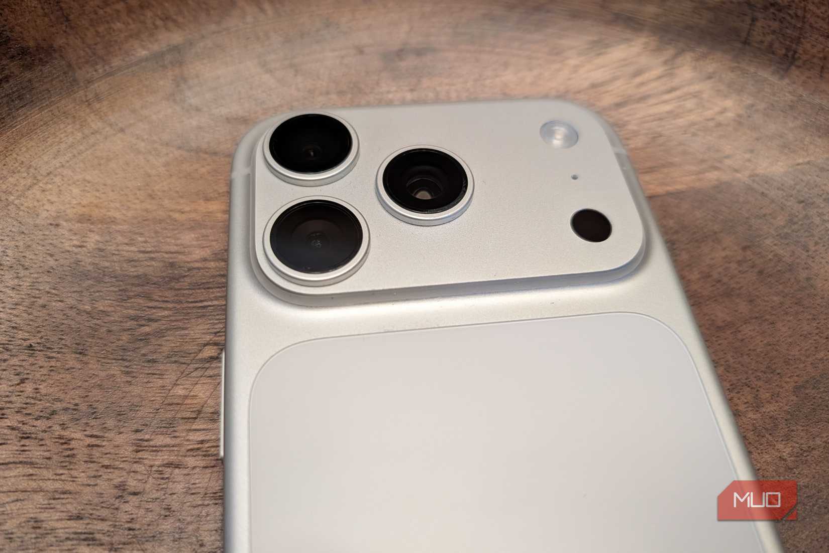 iphone 17 pro silver