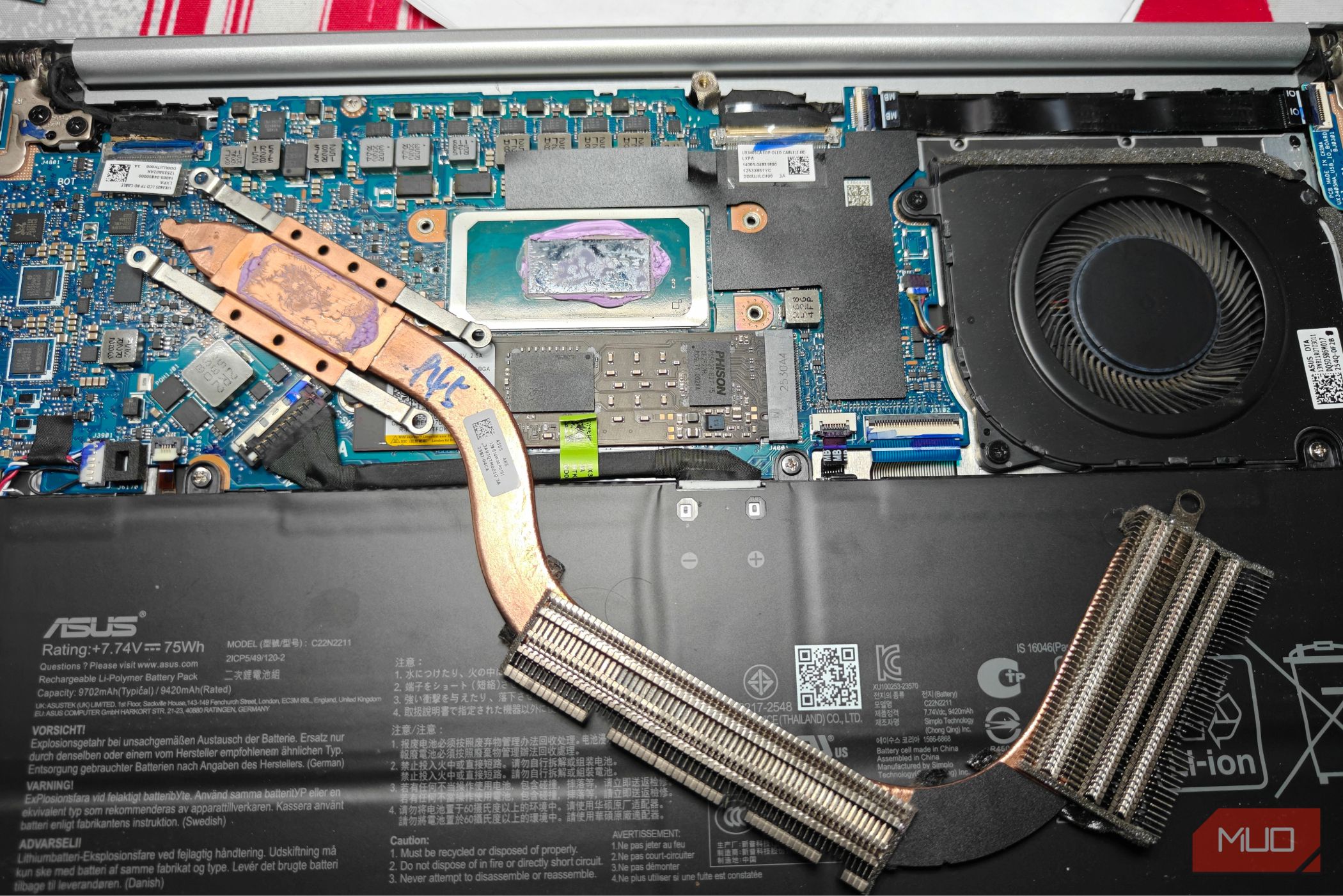 Removing the heatsink of a laptop