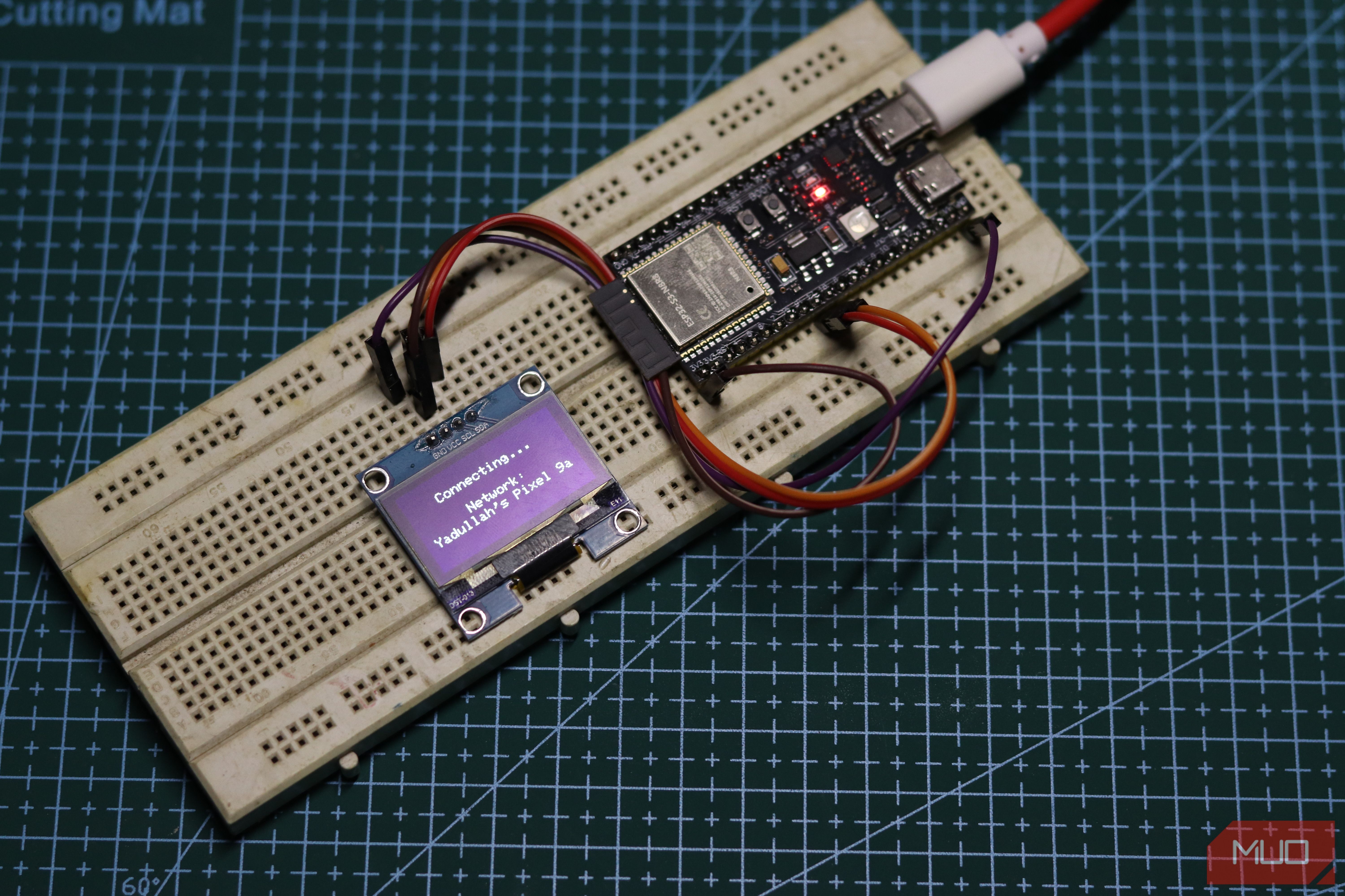 ESP32 based network scanner trying to connect to Wi-Fi.