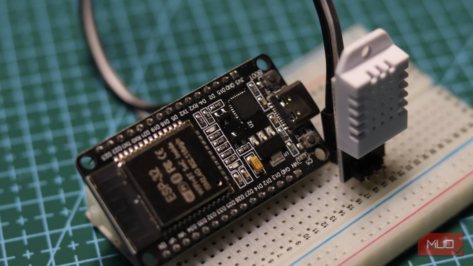 I built a $4 temperature sensor that works with every smart home app