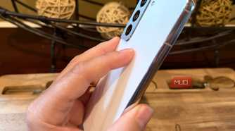 tapping the back of galaxy s22