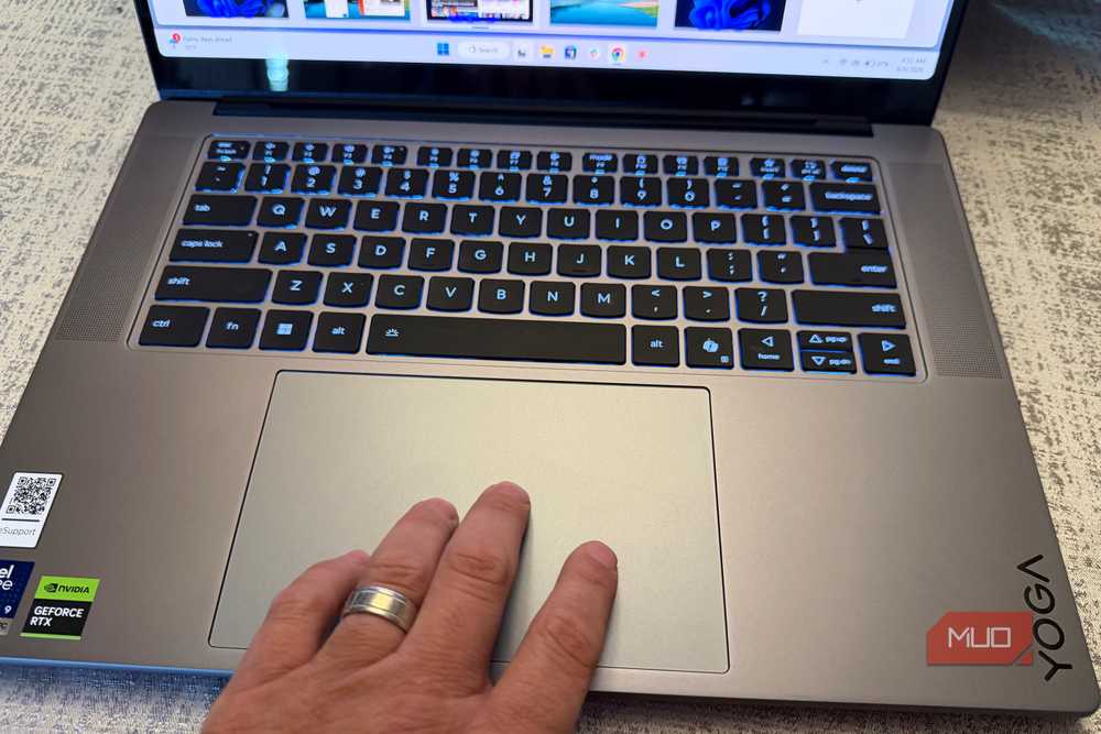 Four-finger gestures on Windows precision trackpads control virtual desktop navigation