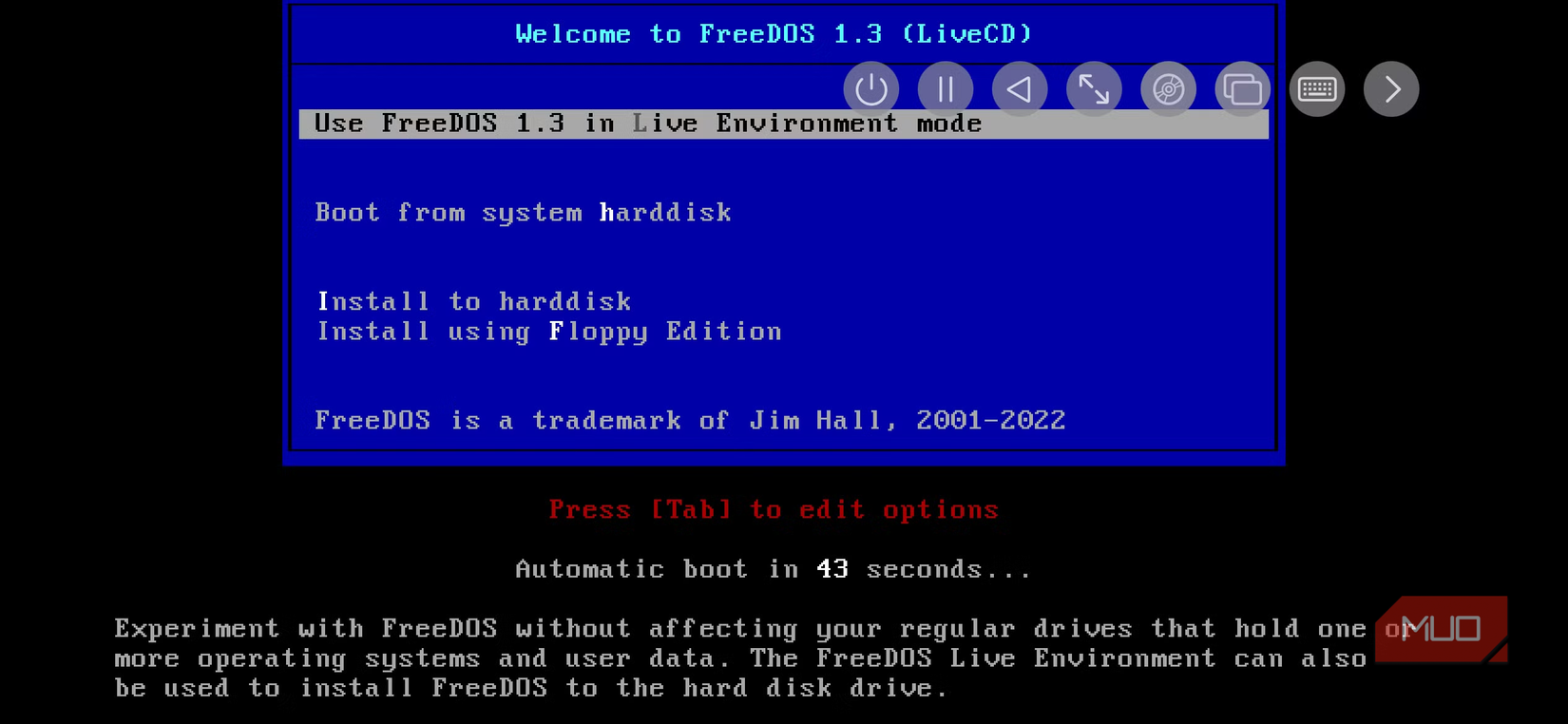 FreeDOS boot menu with the option to boot into a live environment.