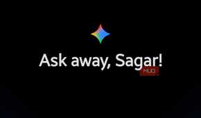 Gemini Pro home screen with chat input box and voice mode button