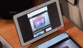 Mirroring the Razr Fold display on a Nest Hub.