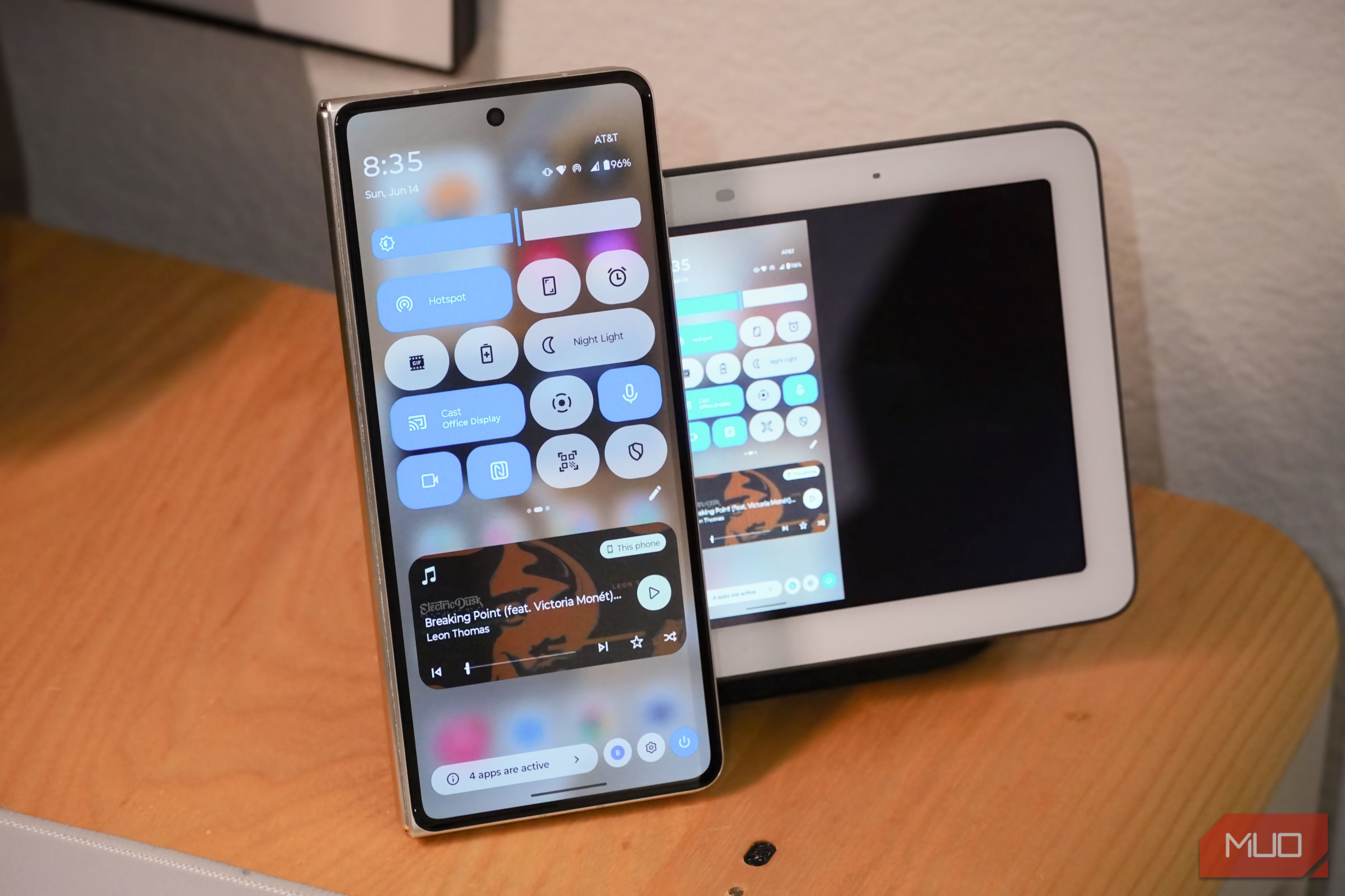 Screen mirroring on a Google Nest Hub and a Motorola Razr Fold using Google Cast.