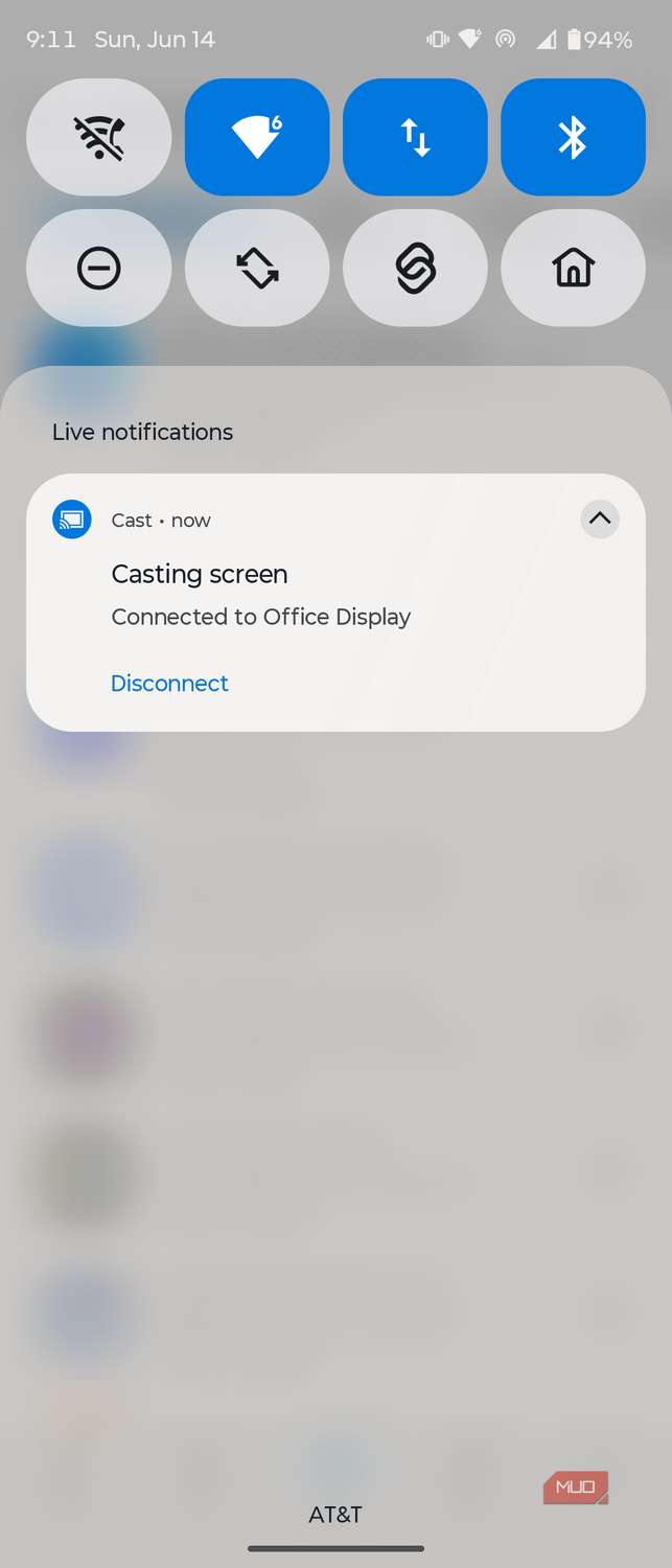 A live notification for Google Cast in the notification shade.