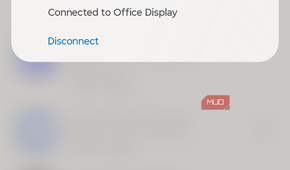 A live notification for Google Cast in the notification shade.