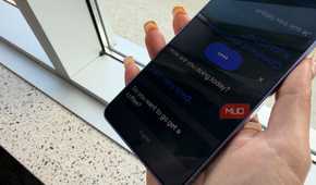 Conversation Mode open in the Google Translate app on a phone.