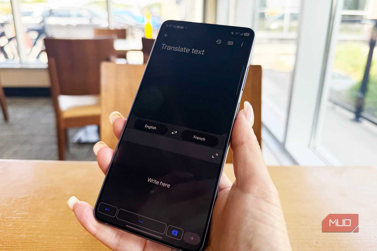 The handwriting window in Google Translate on a phone.