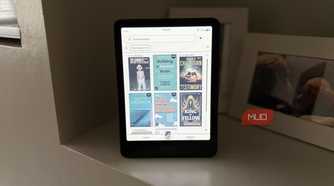 Kindle Colorsoft showing a user's library of books