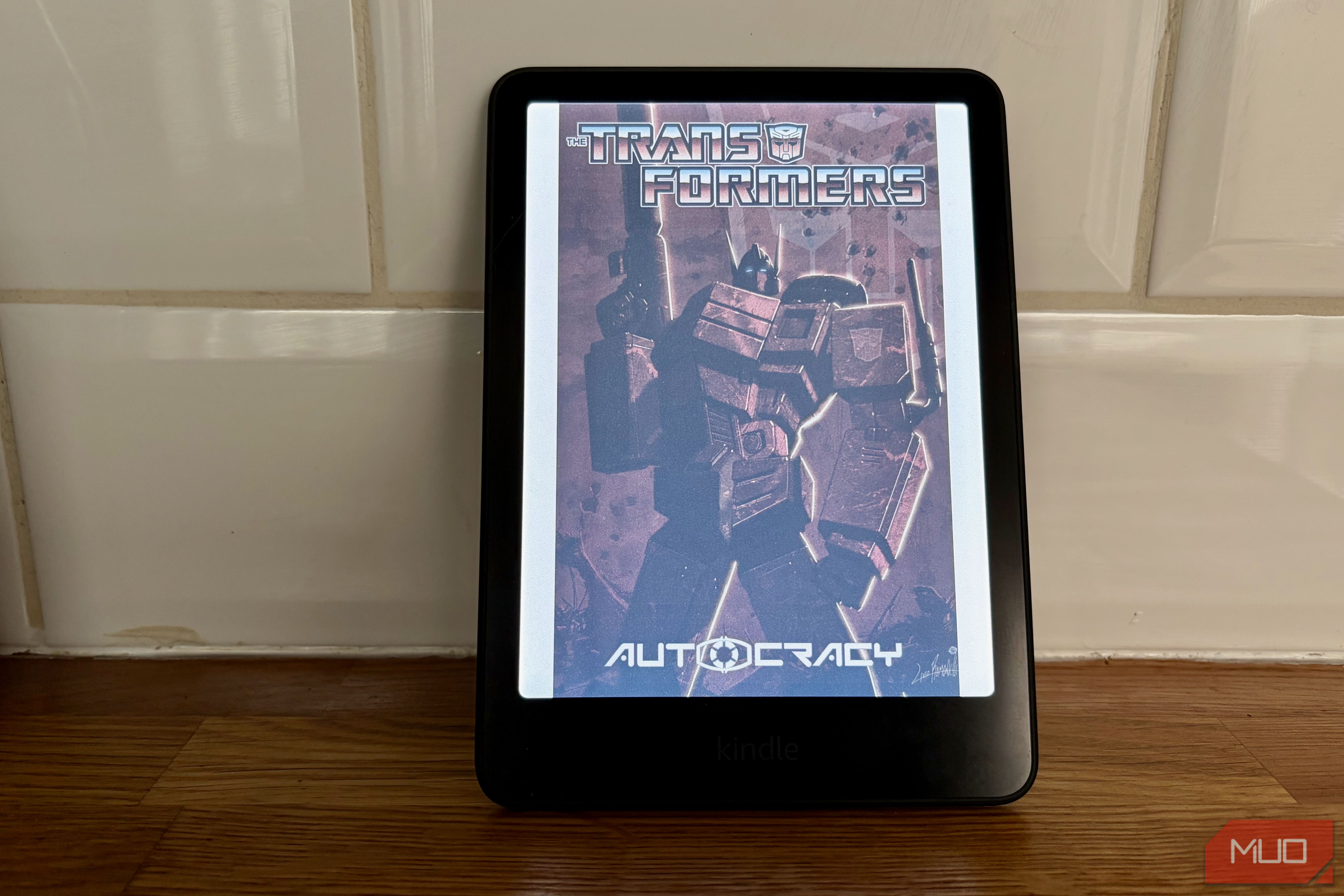 Kindle Colorsoft showing a transformers comic cover