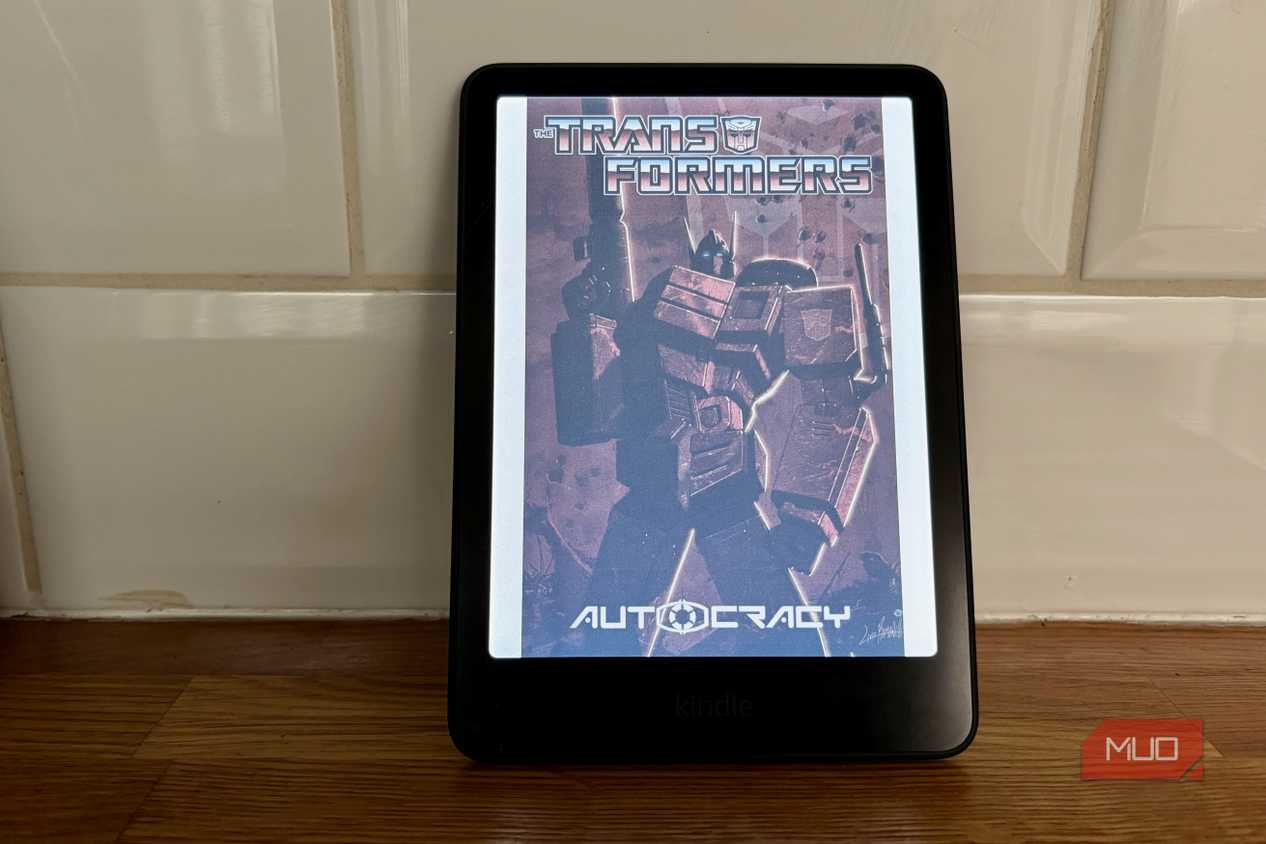 Kindle Colorsoft showing a transformers comic cover
