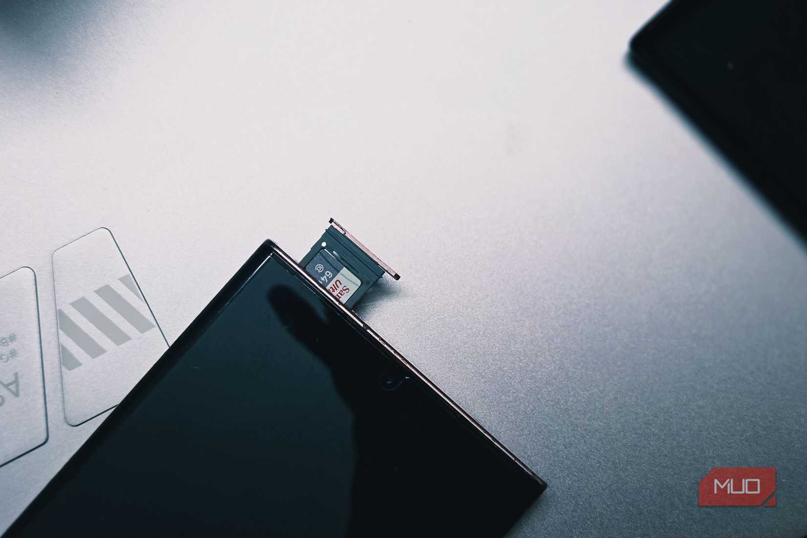Note 20 Ultra SIM tray and the Micro SD card 1 
