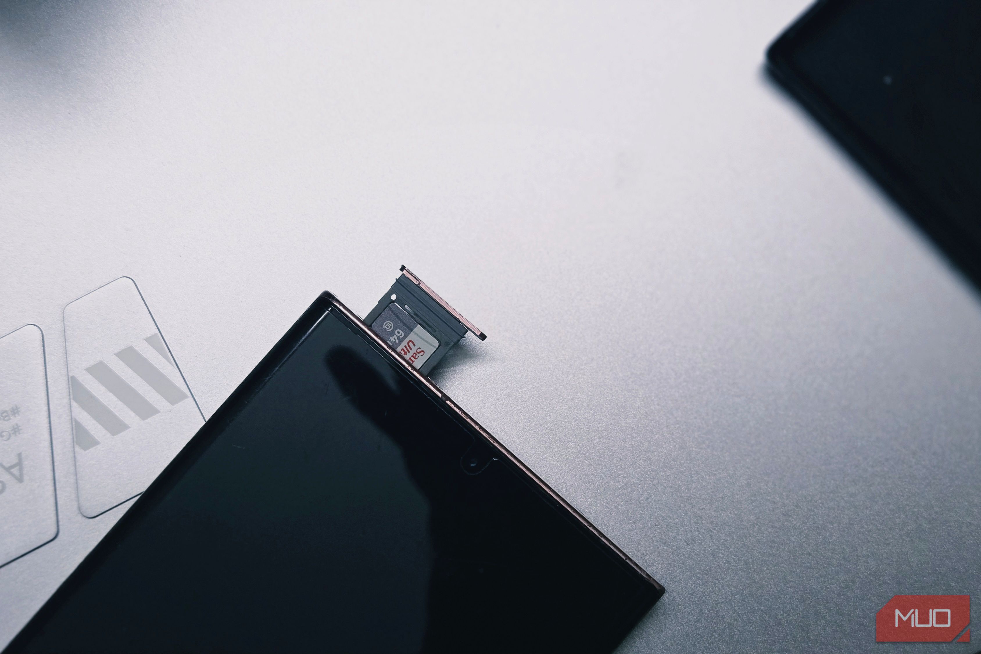 Note 20 Ultra SIM tray and the Micro SD card-2