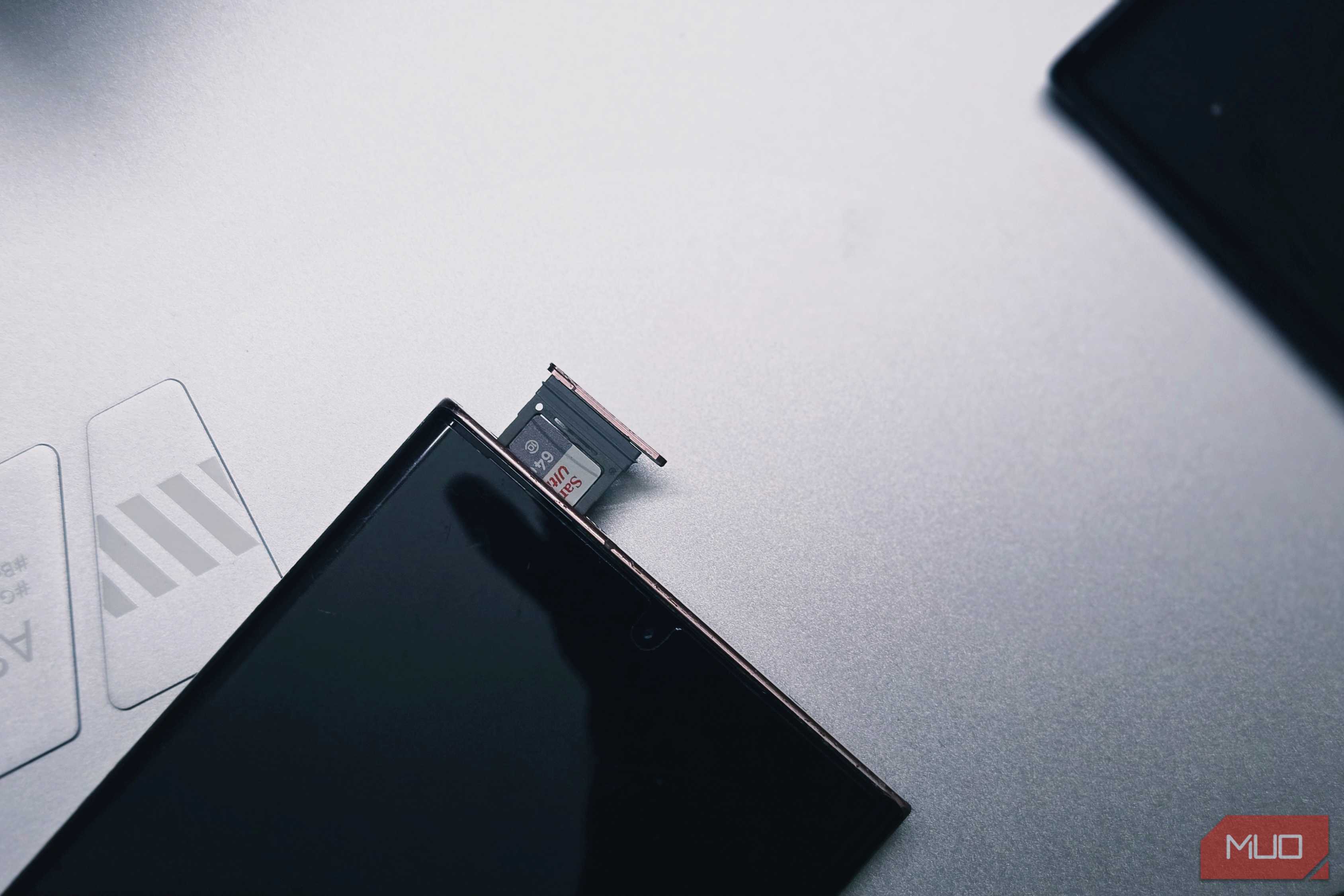 Note 20 Ultra SIM tray and the Micro SD card-2
