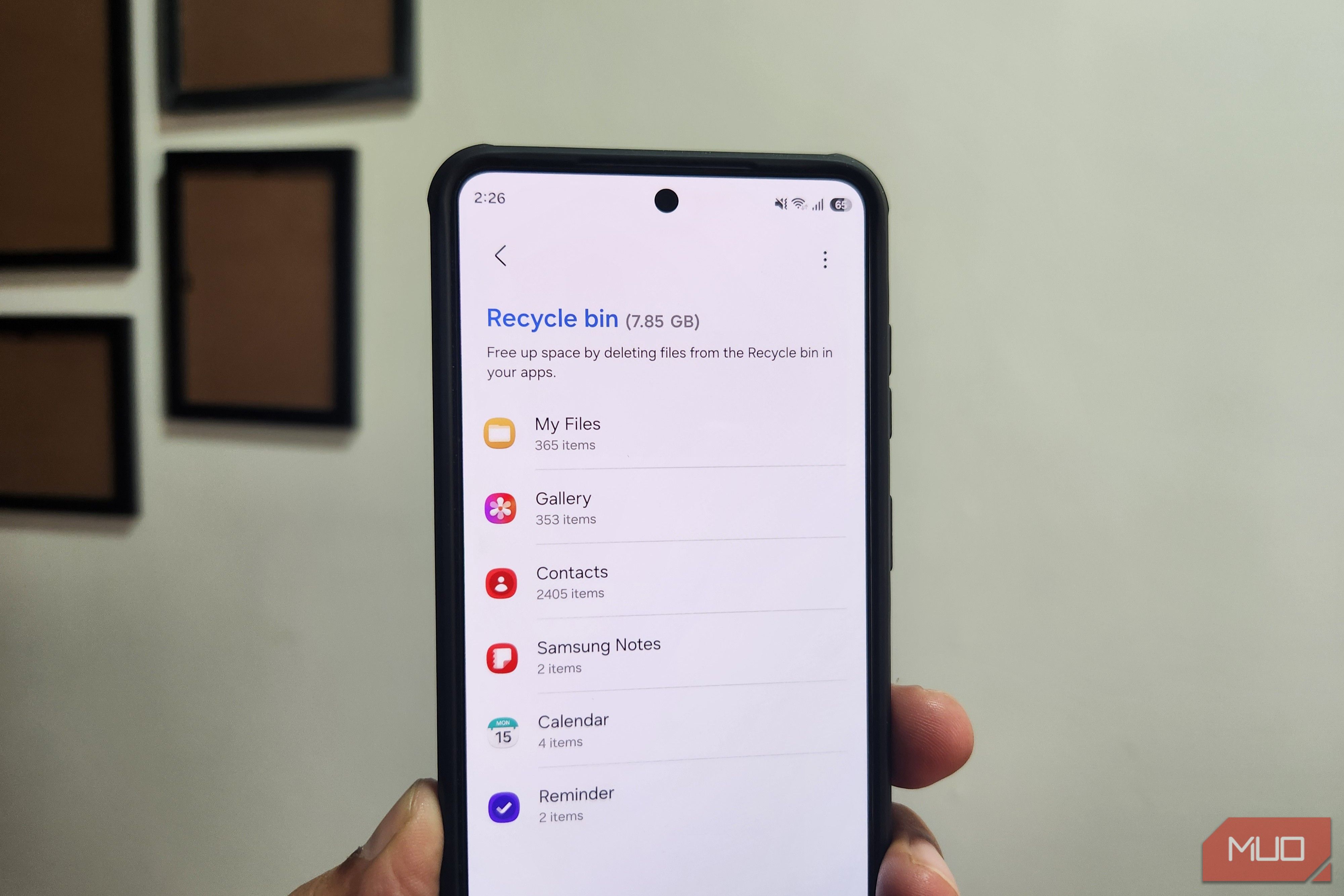 Phone showing recycle bin menu