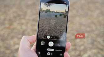 The Action Pan viewfinder pointed at a street.