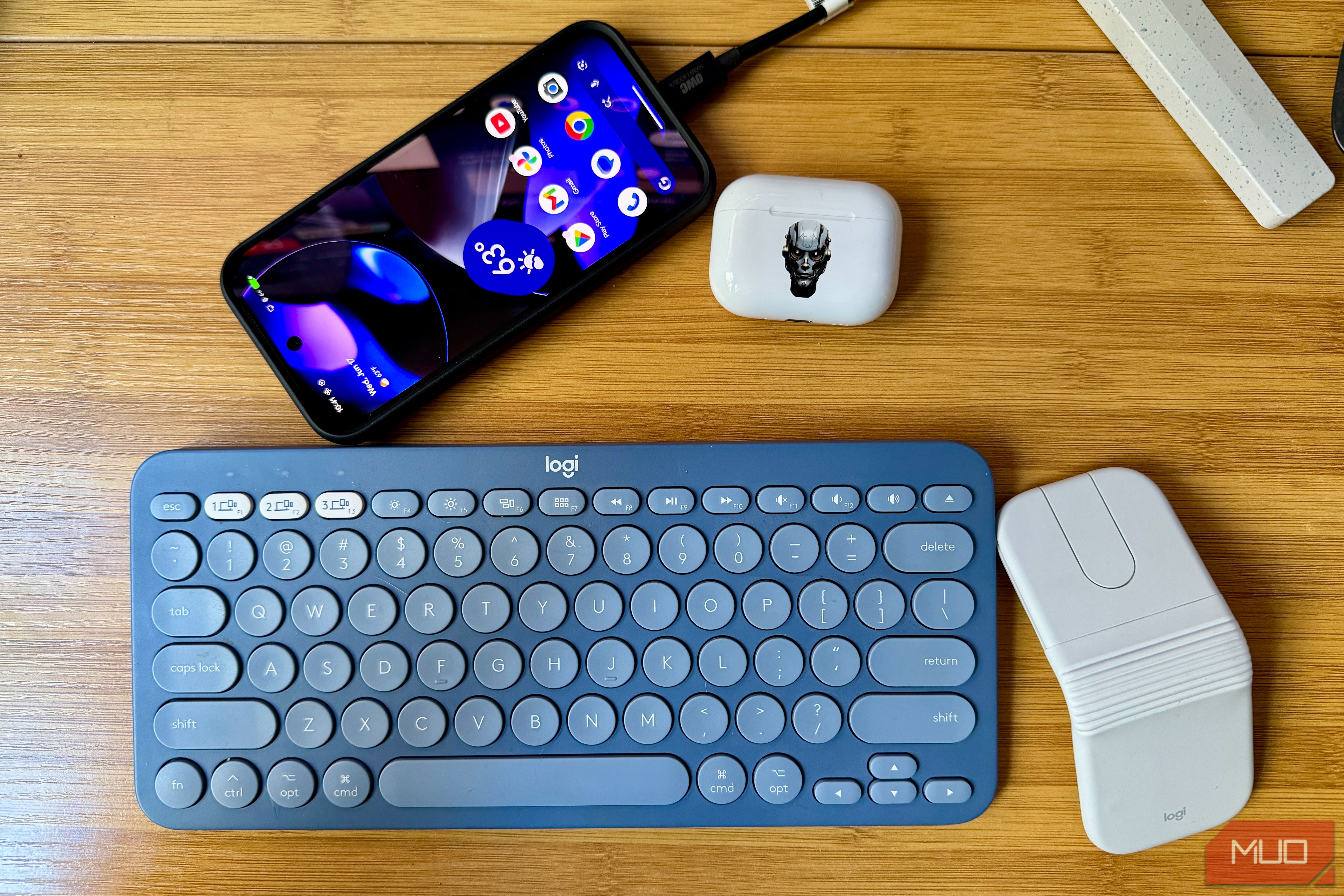 Pixel, keyboard, and travel mouse