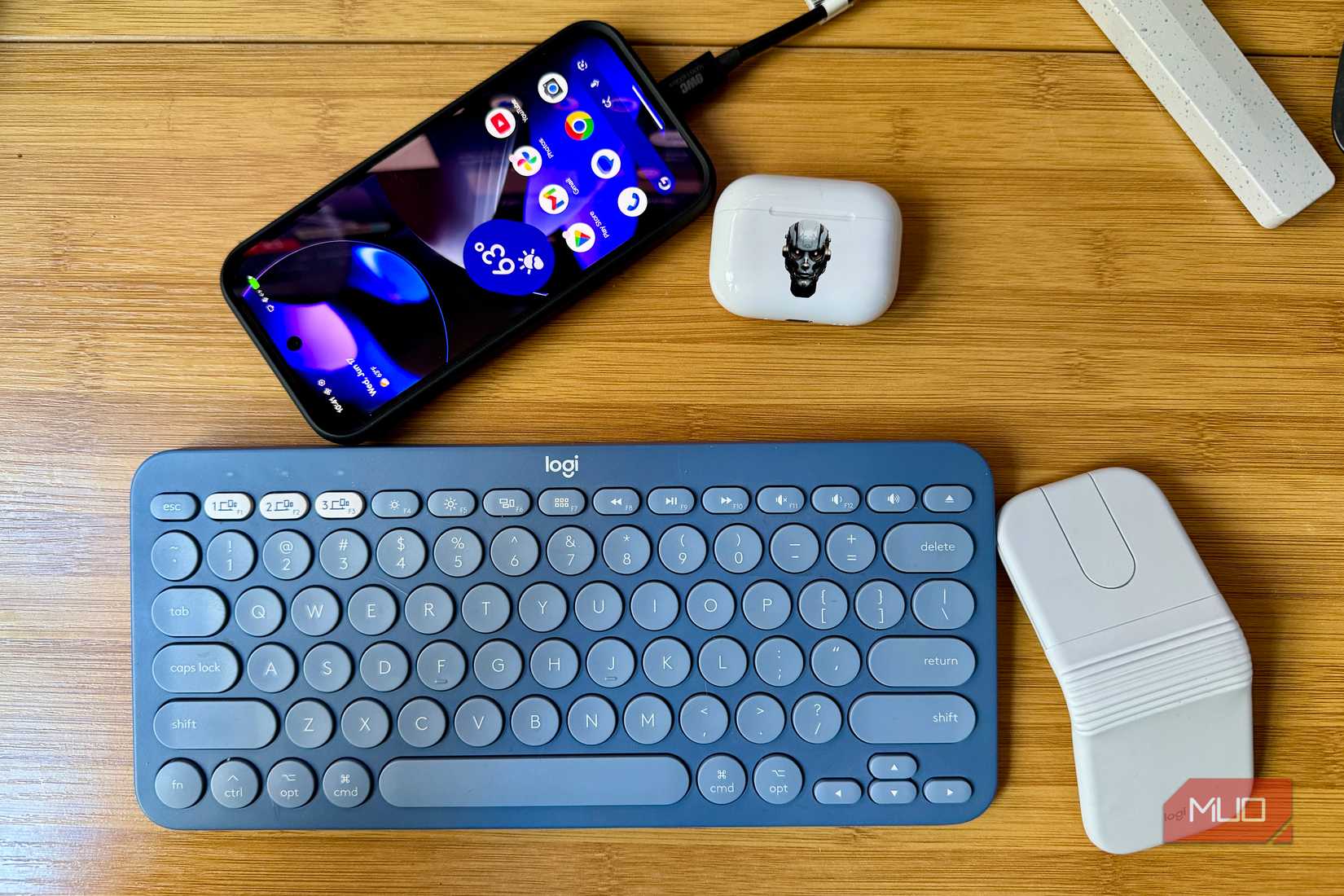 Pixel, keyboard, and travel mouse