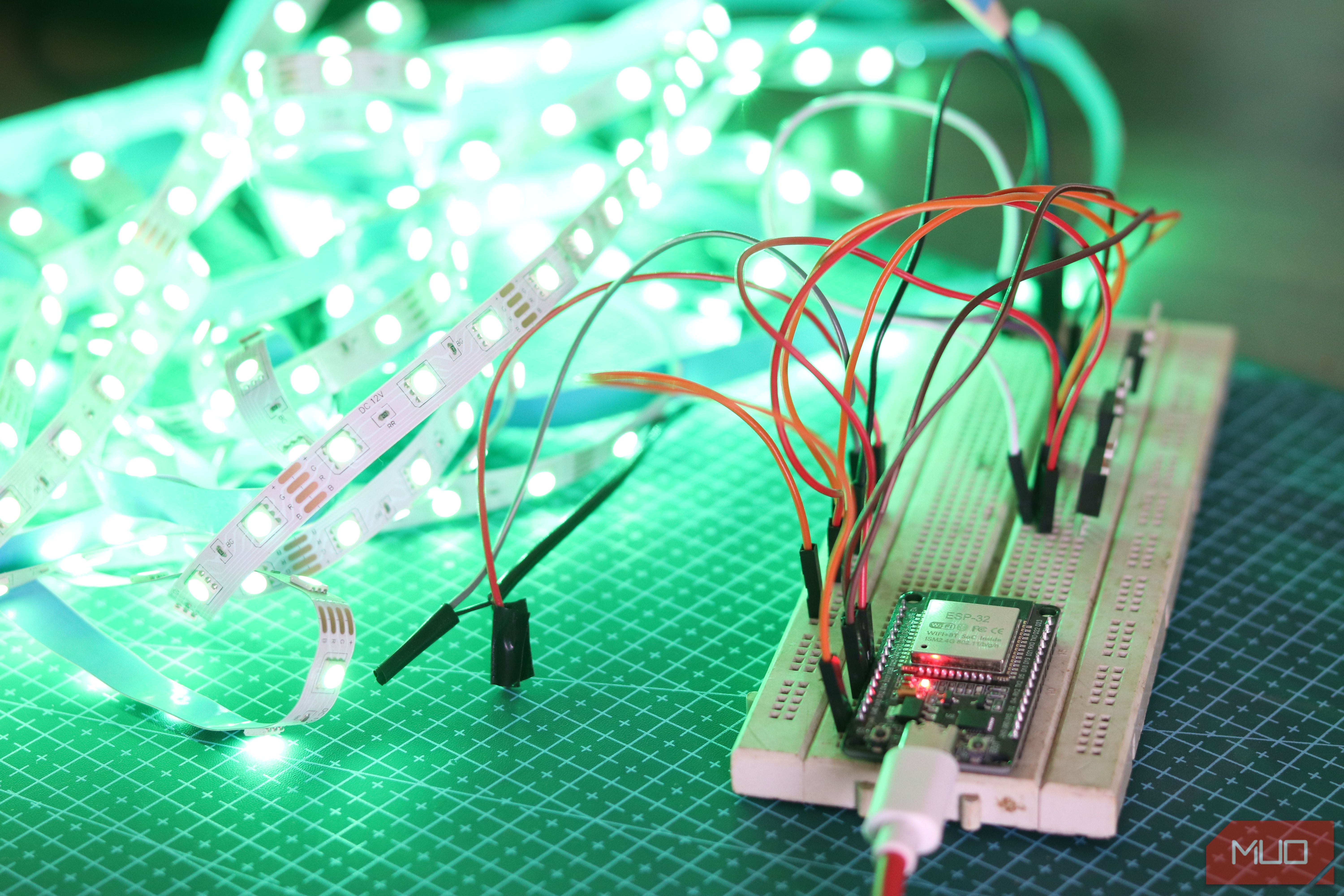 I built an ESP-powered internet-outage alarm I can't miss for just $5