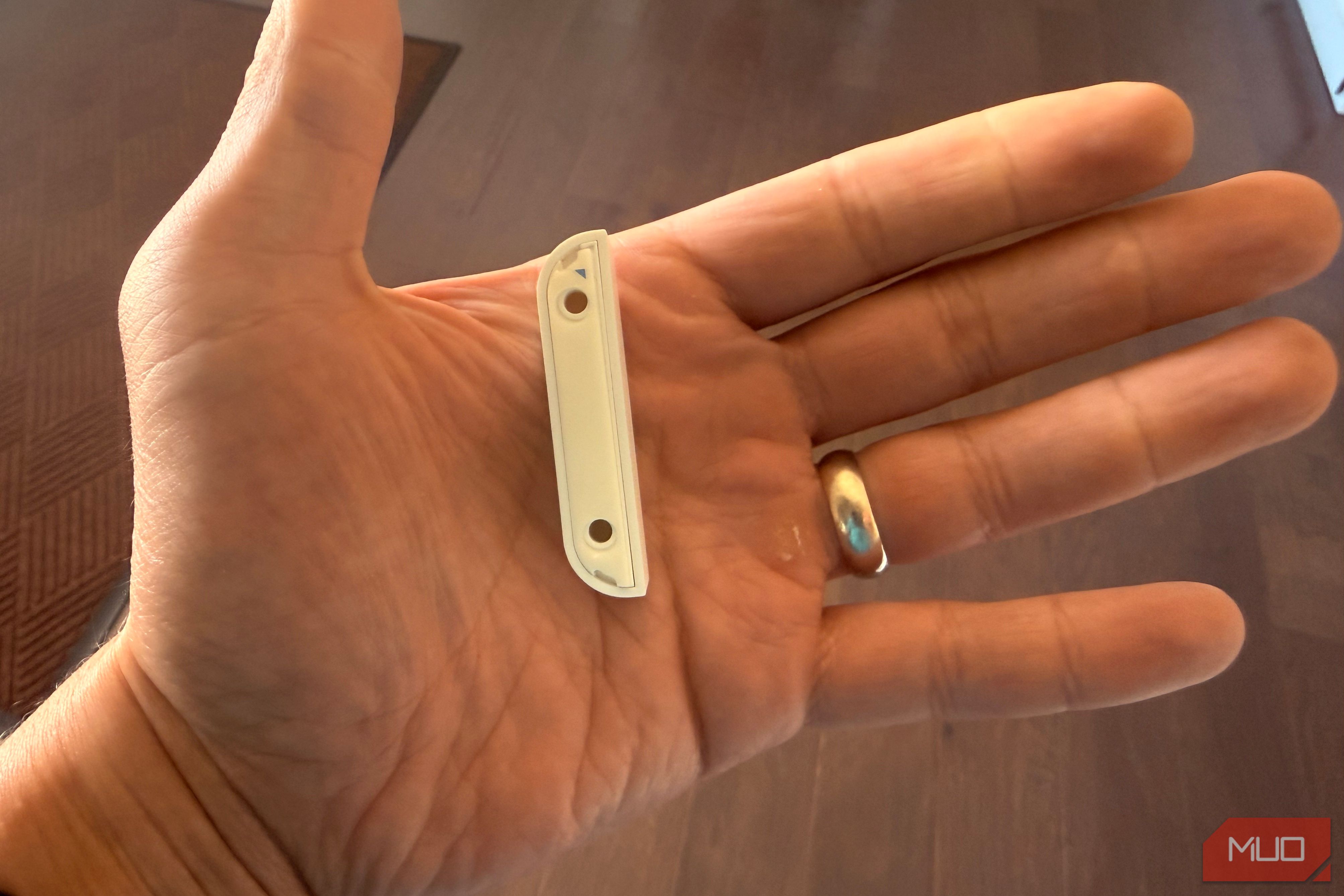 Ring contact sensor magnet