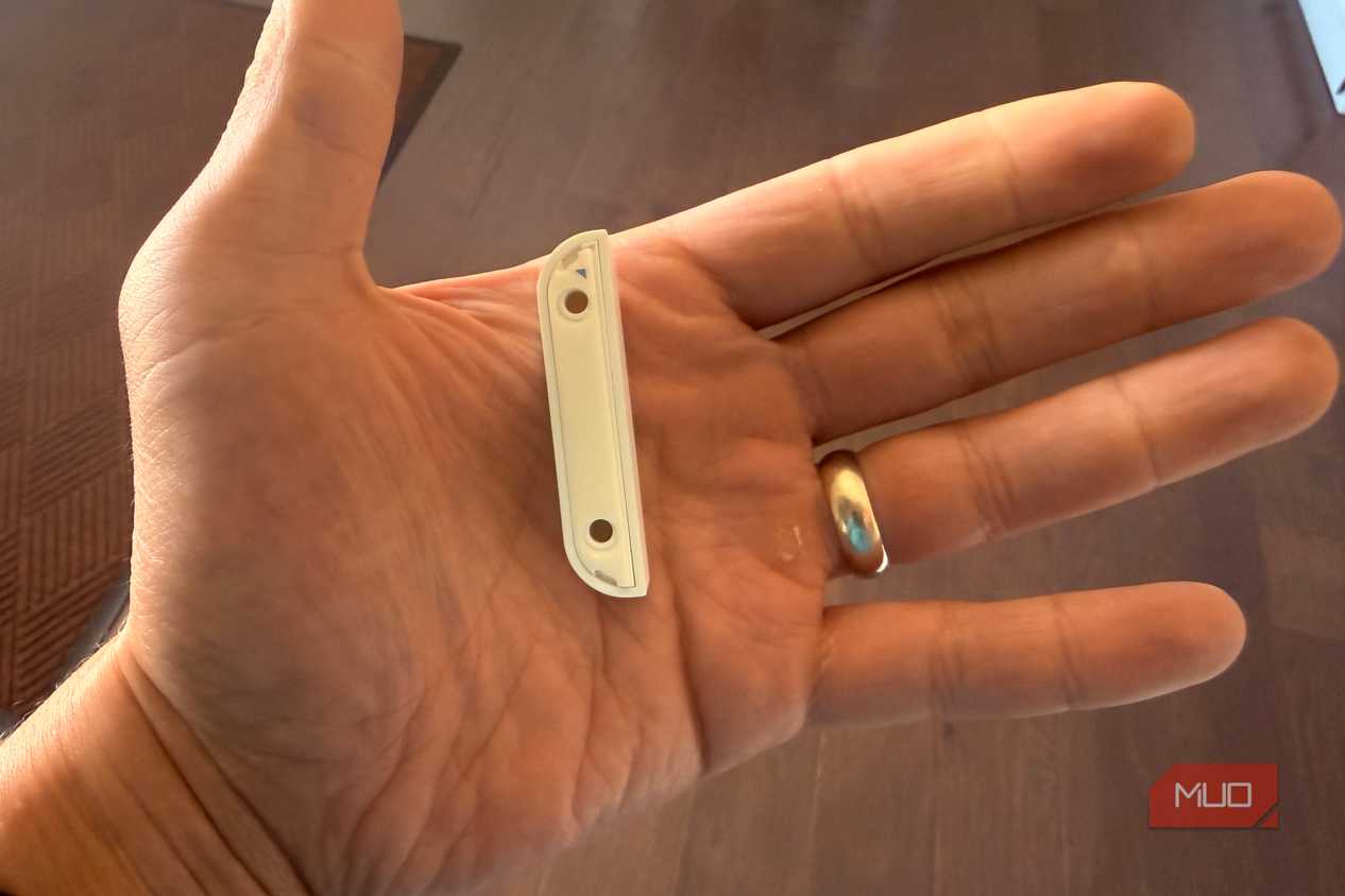 Ring contact sensor magnet