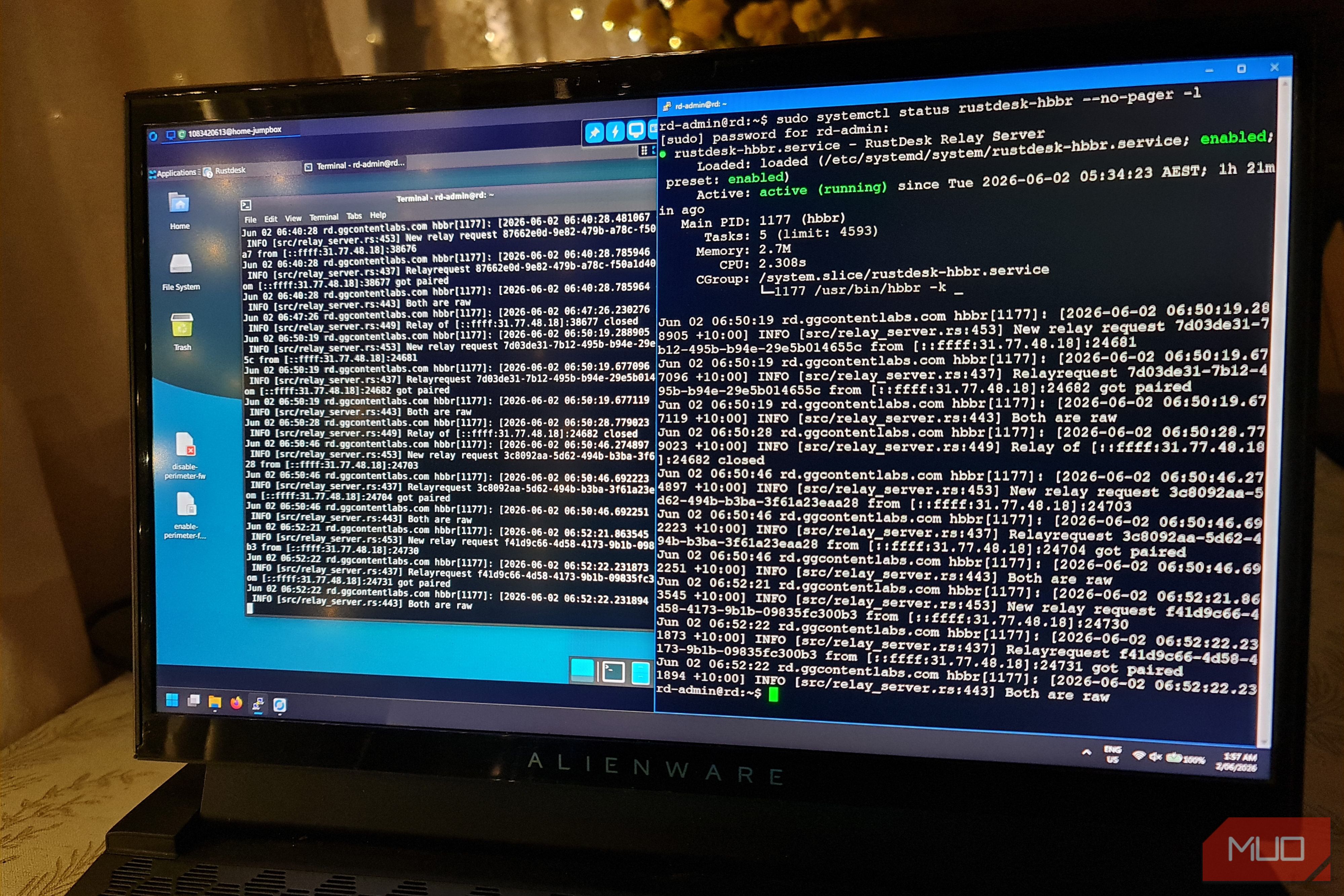 Active RustDesk connection relayed through RustDesk private relay server