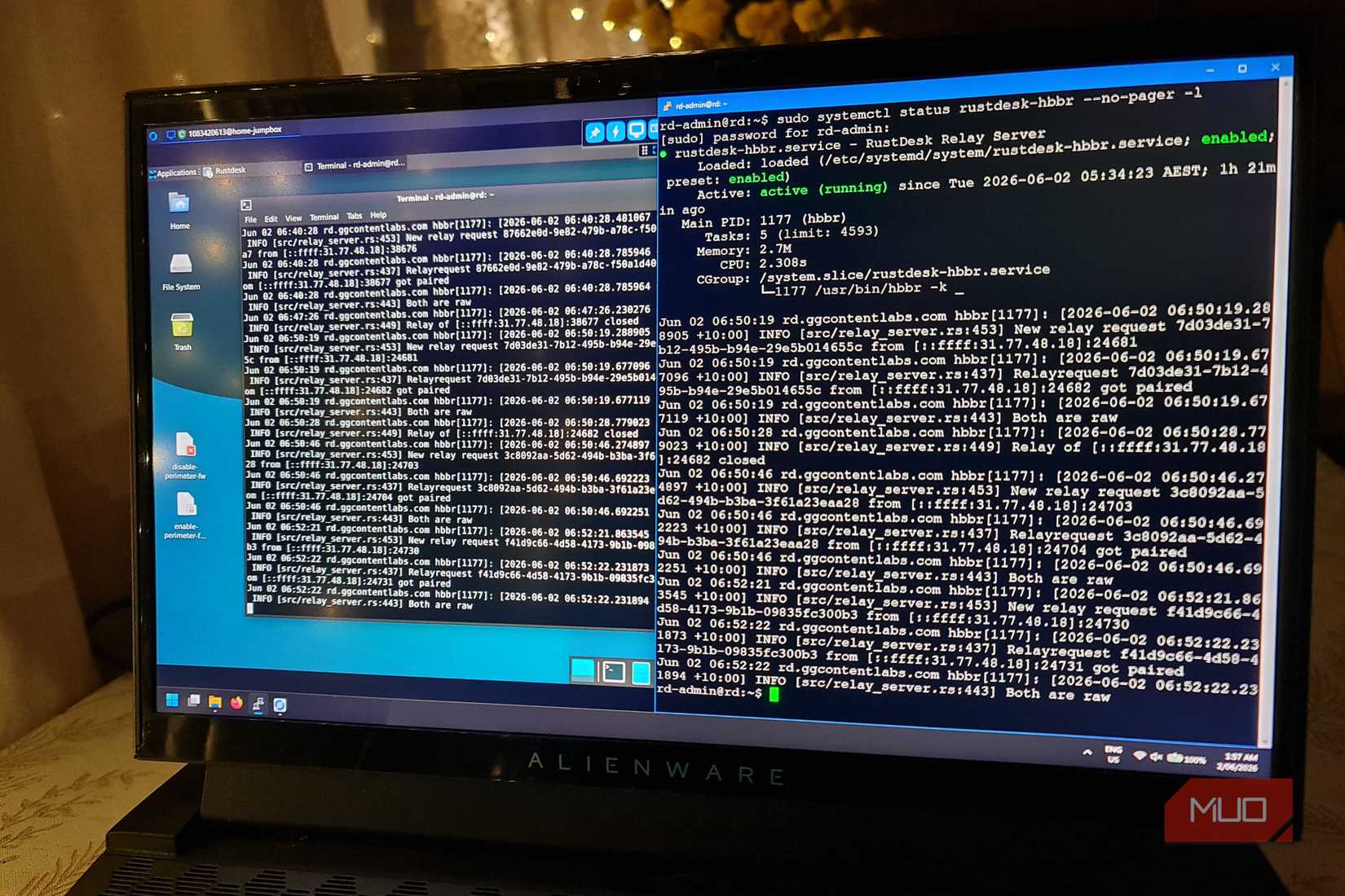 Active RustDesk connection relayed through RustDesk private relay server