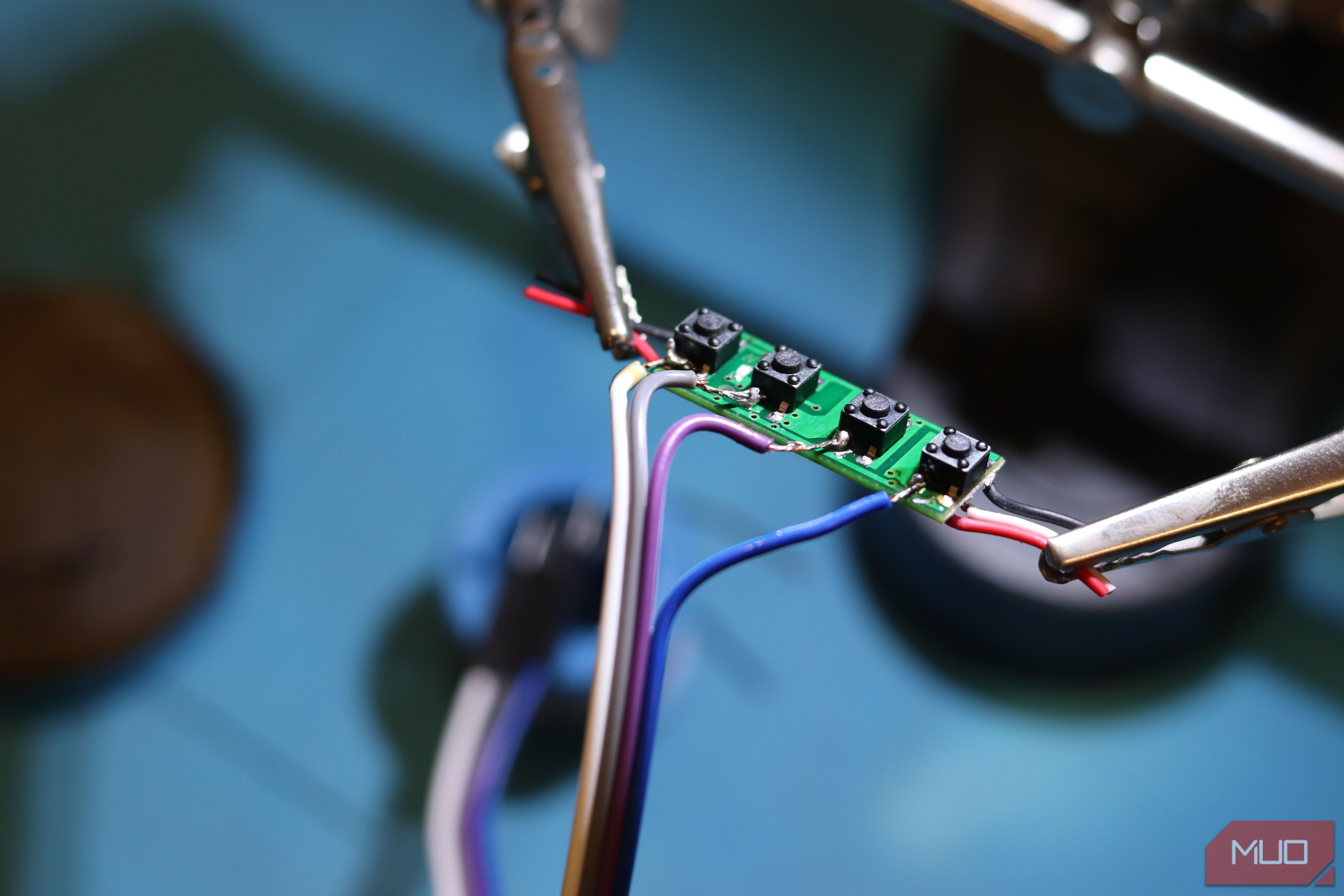 Soldering jumper wires to USB lamp inline controller