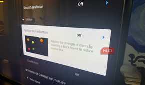 The picture settings menu showing motion blur reduction on a Sony Bravia TV.
