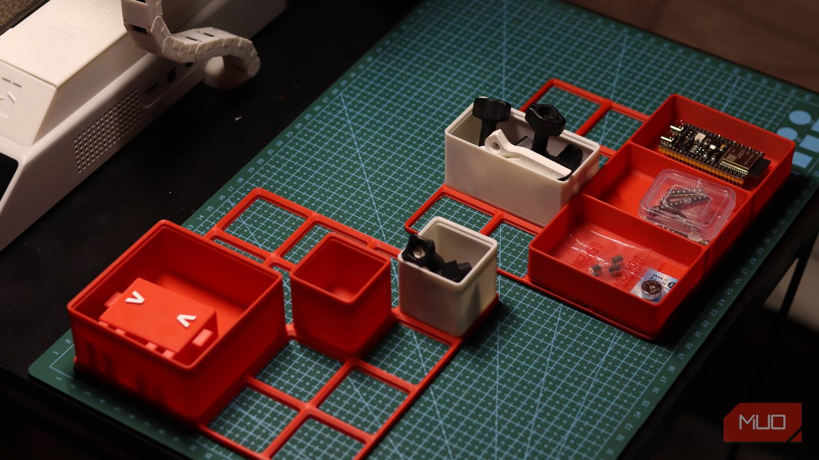 I tried the 3D-printed organizer the internet adores, and I want my filament back