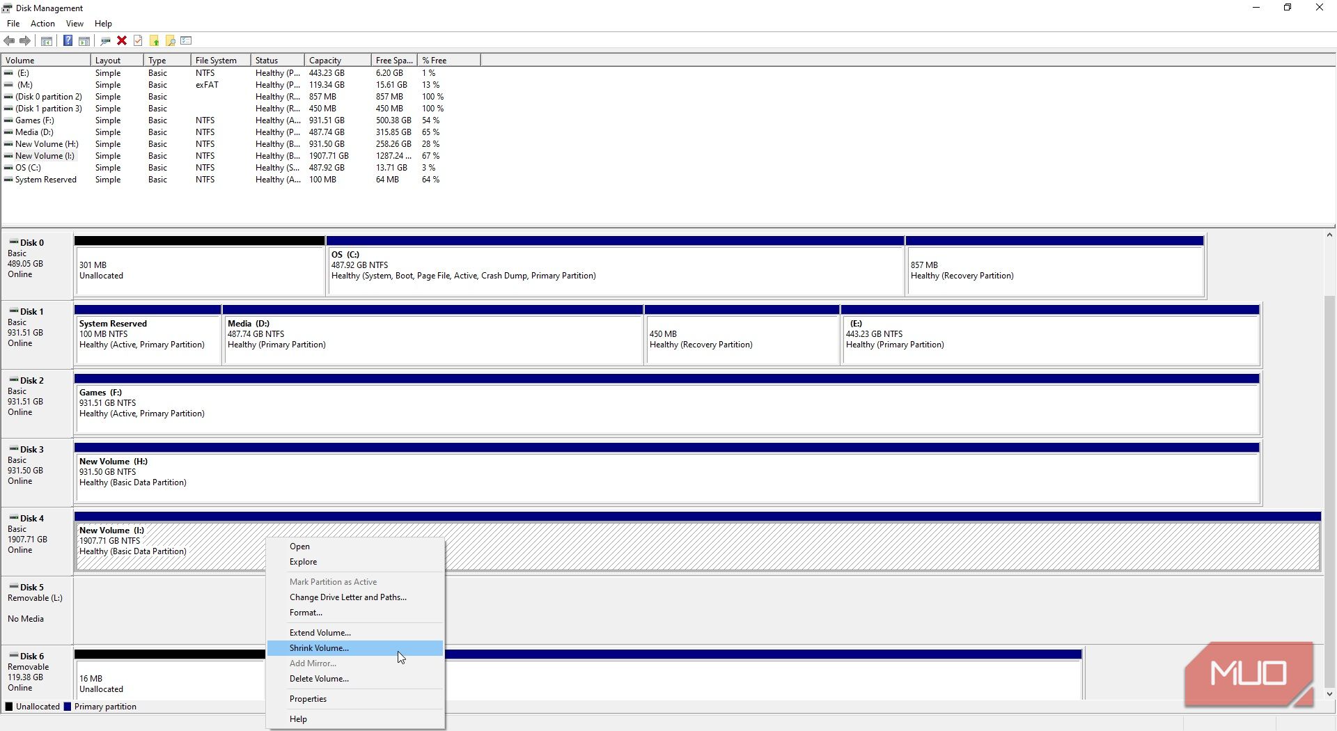 windows disk management shrink volume