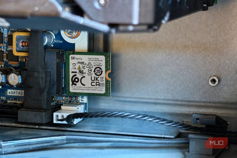 2230 NVMe SSD في فتحة 2280 على اللوحة الأم