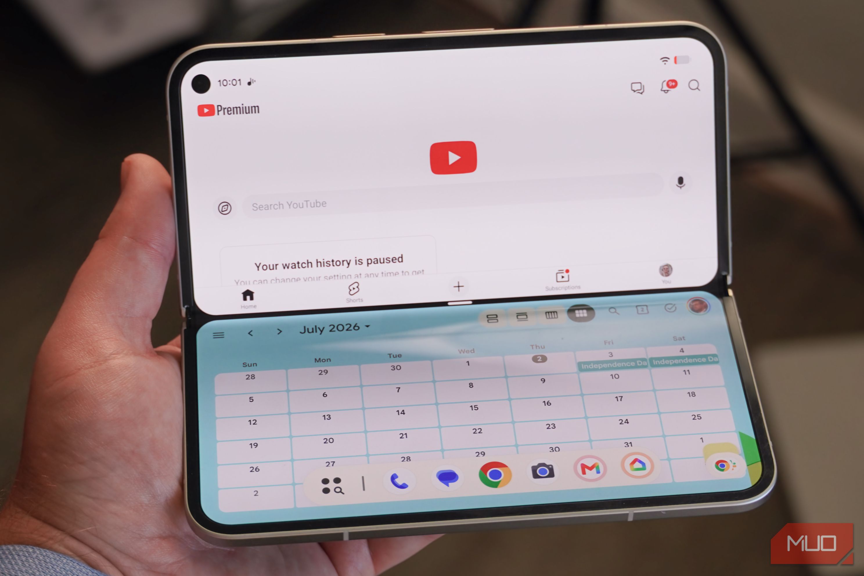 App bubbles in the Pixel 9 Pro Fold taskbar.