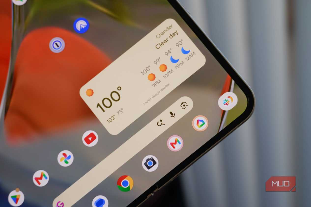 App bubbles in the Taskbar on a Pixel 9 Pro Fold home screen.
