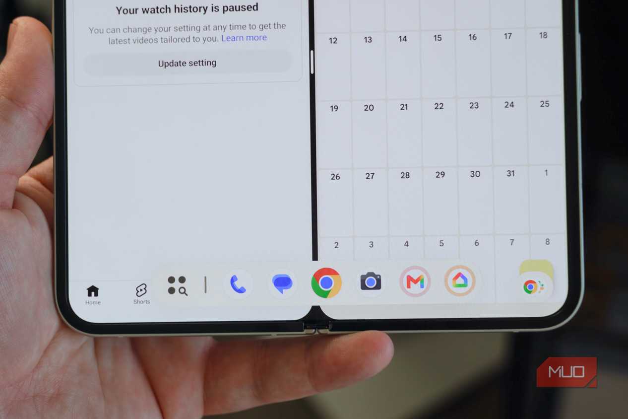 The taskbar on a Pixel 9 Pro Fold with bubbles.