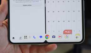 The taskbar on a Pixel 9 Pro Fold with bubbles.