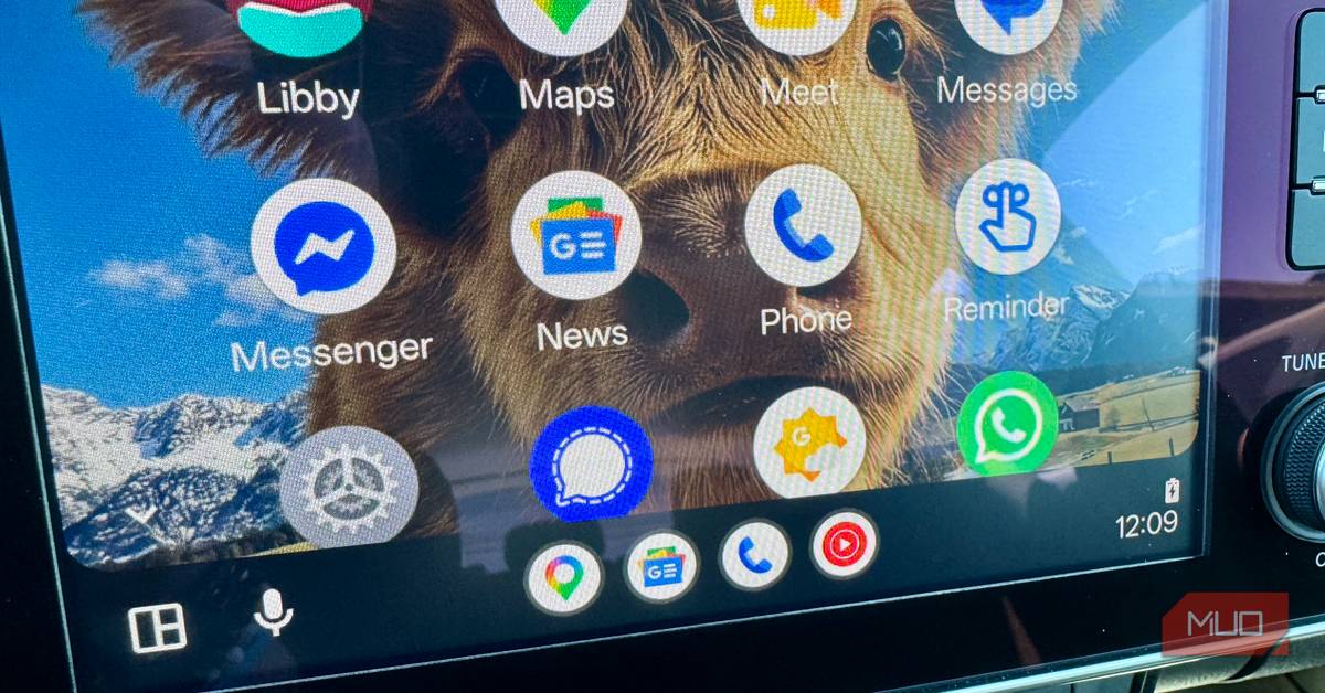 makeuseof.com - Shimul Sood - I built the perfect Android Auto setup for road trips