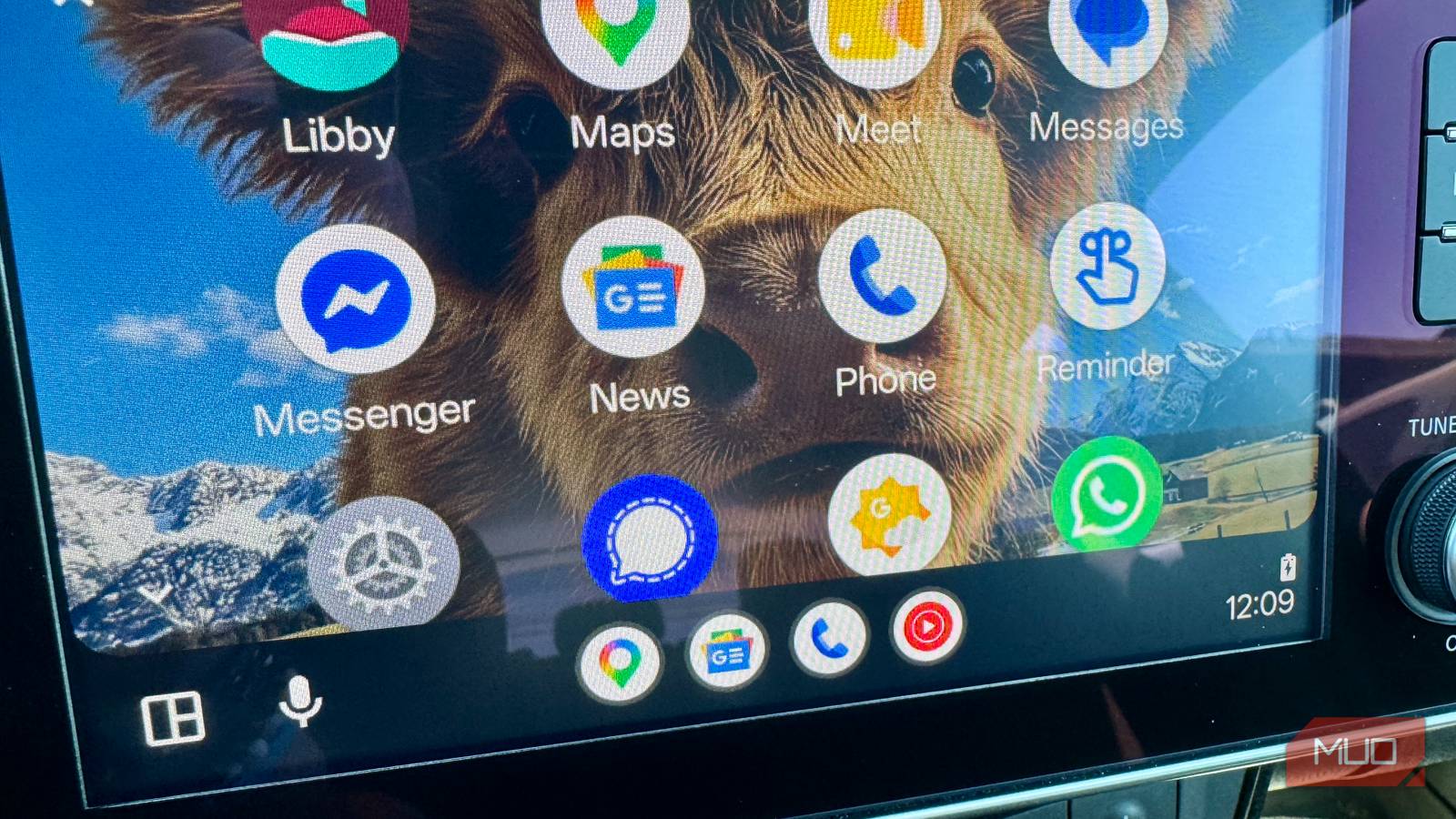 I built the perfect Android Auto setup for road trips