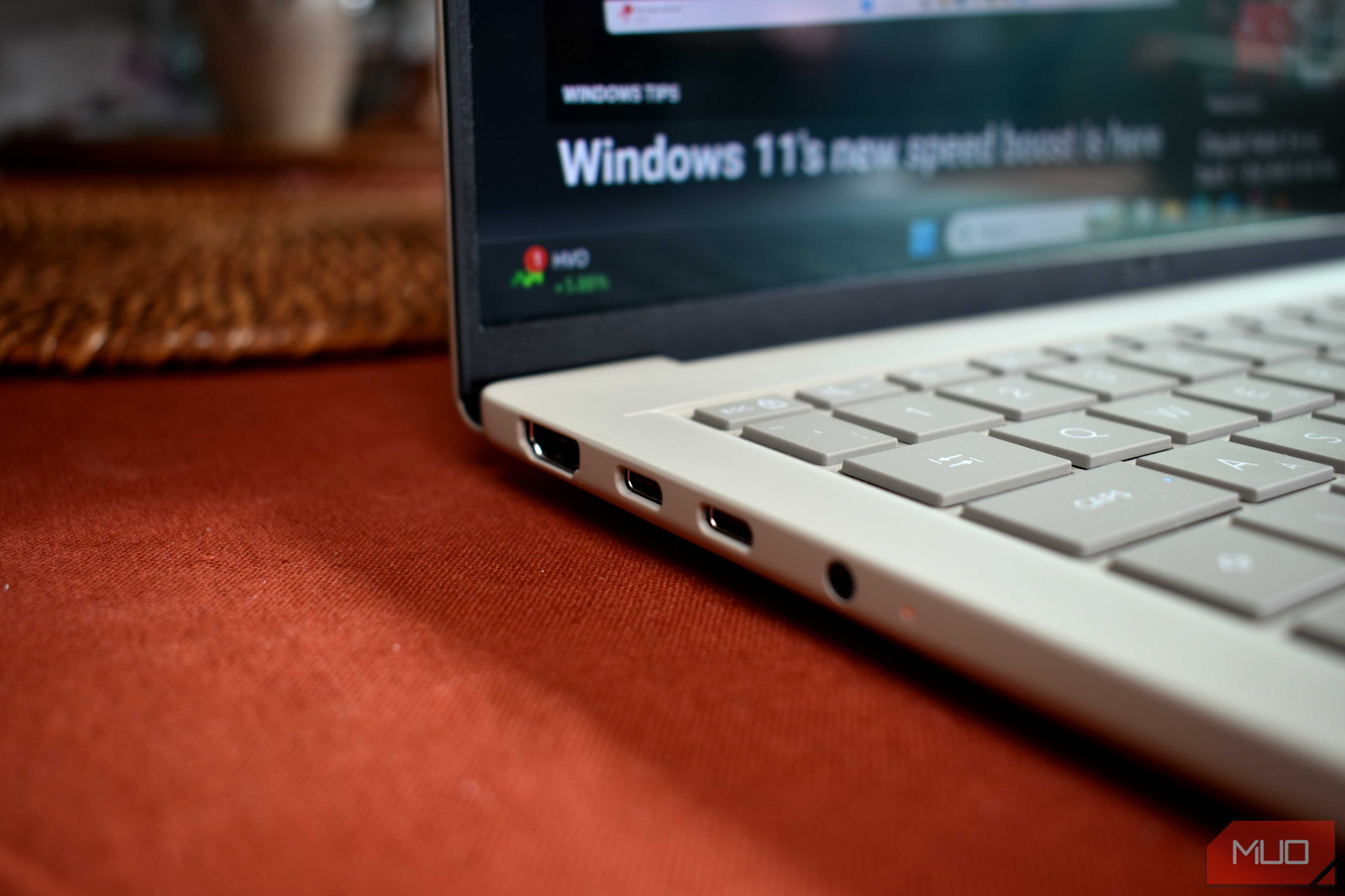 asus zenbook a14 usb-c port.