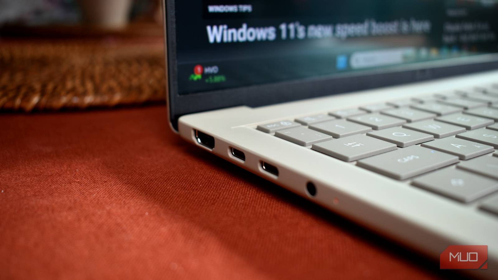 يقوم منفذ USB-C الخاص بجهاز الكمبيوتر المحمول الذي يعمل بنظام Windows بخمسة أشياء لم تجربها من قبل يقوم منفذ USB-C الخاص بجهاز الكمبيوتر المحمول الذي يعمل بنظام Windows بخمسة أشياء لم تجربها من قبل