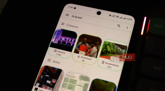 Aves Gallery is running on an Android smartphone next to a keyboard
