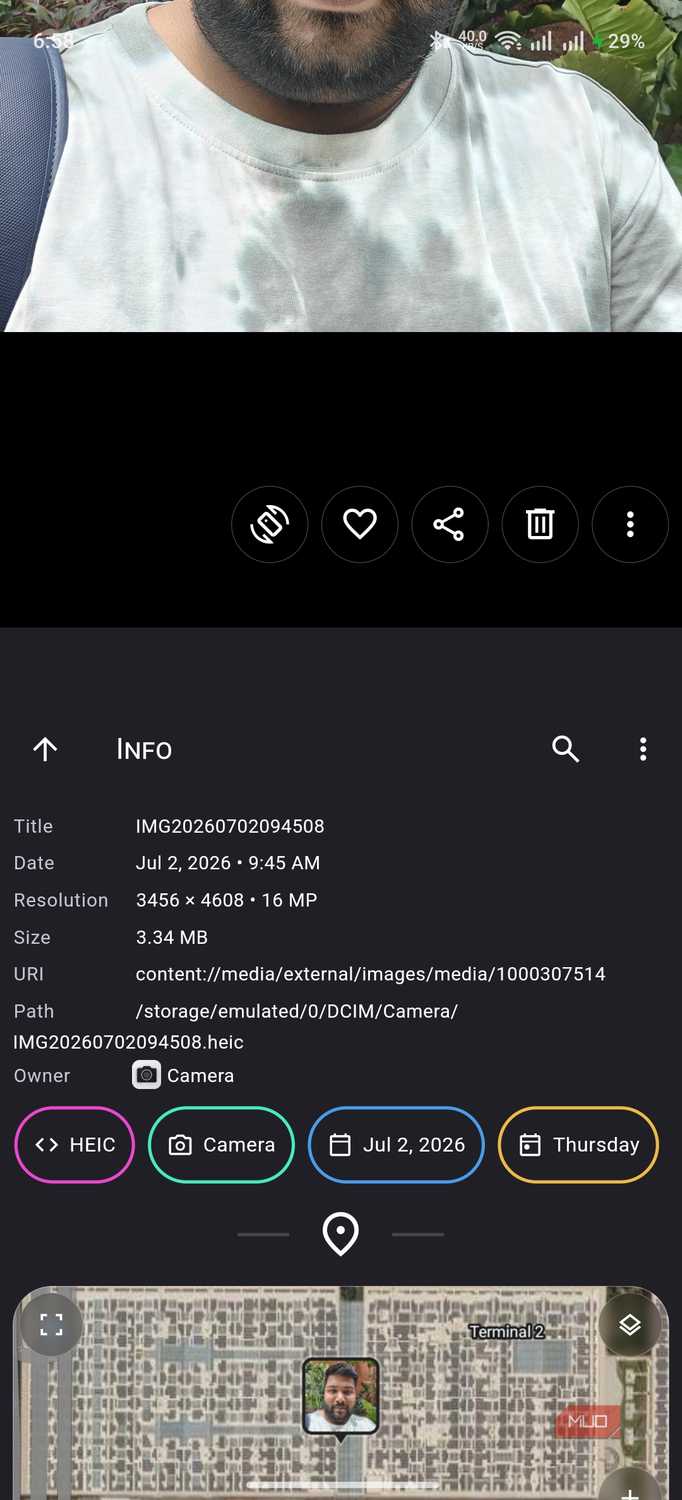 Aves Gallery showing advanced information of a photo