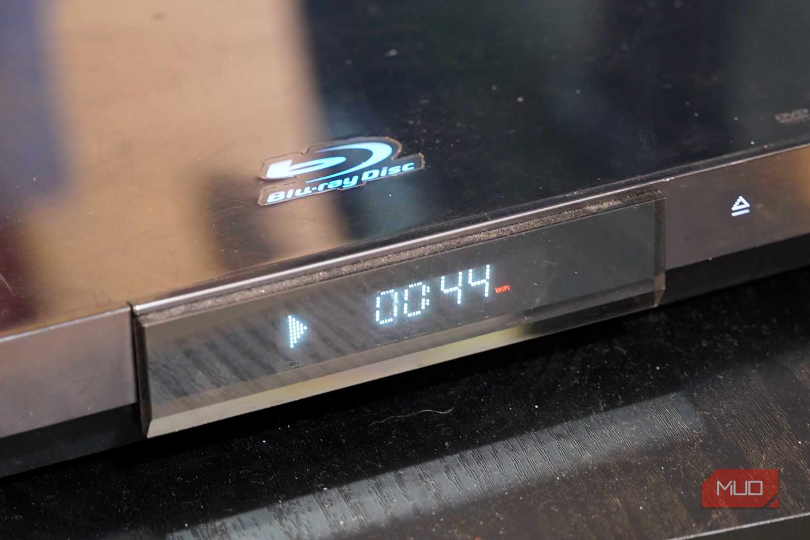 A Blu-ray player running a disc.