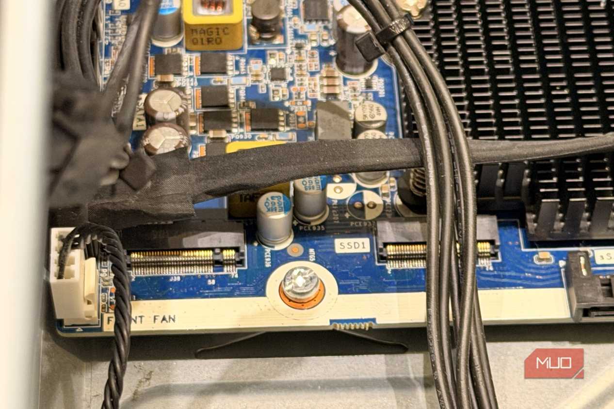 Close up of the HP Z6 G4 motherboard SSD slot and front fan header