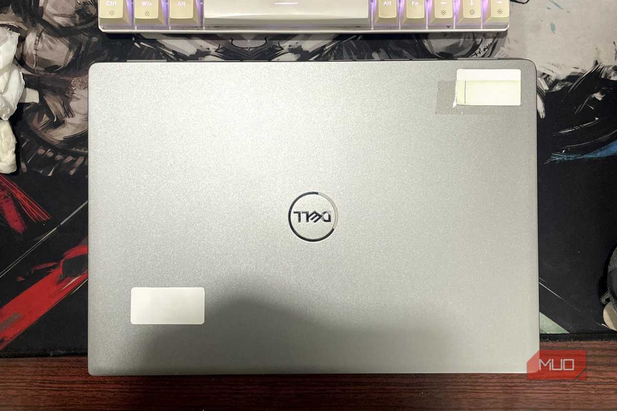 dell latitude 7440 top view