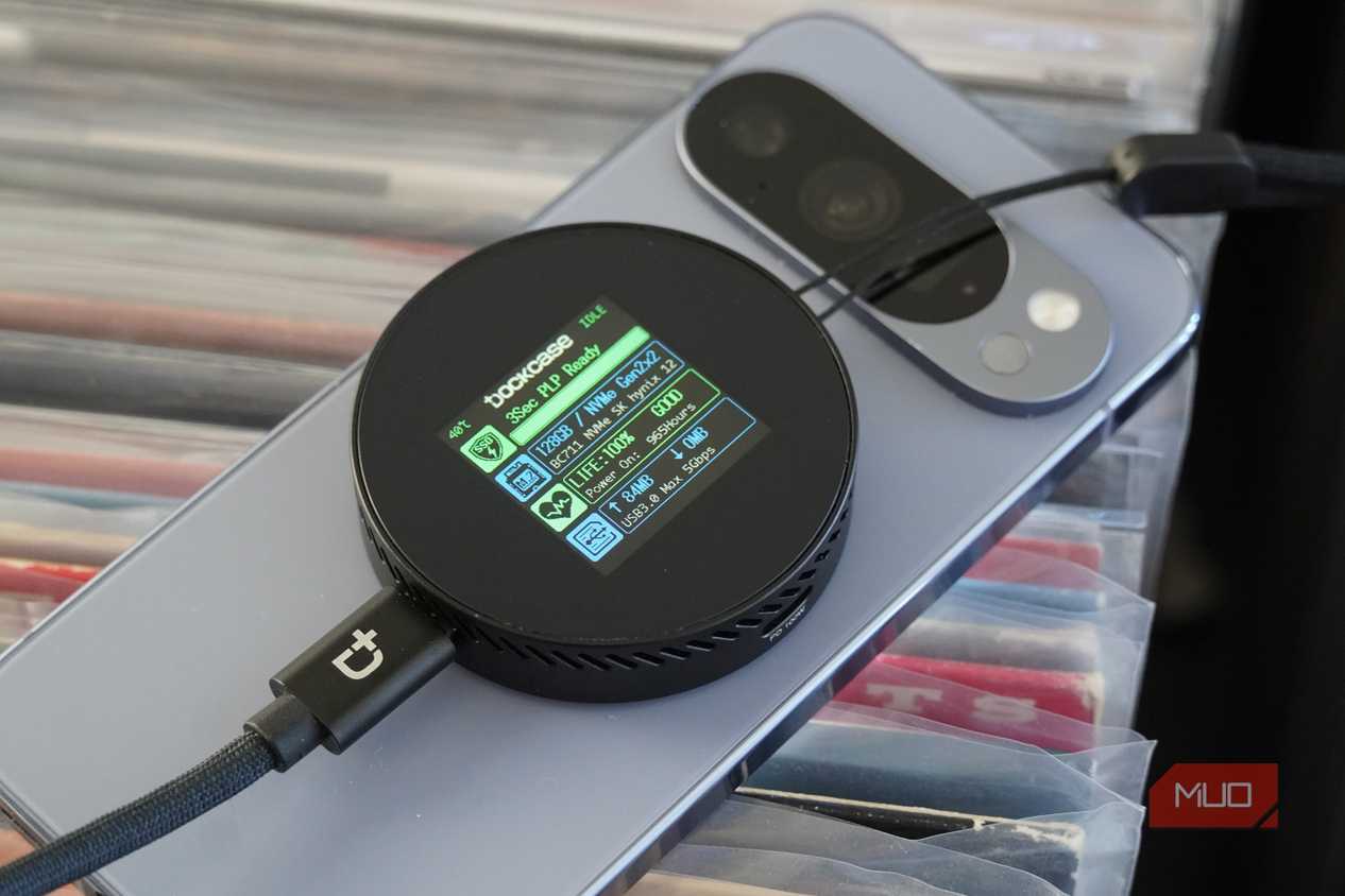Stats shown on the Dockcase SSD.